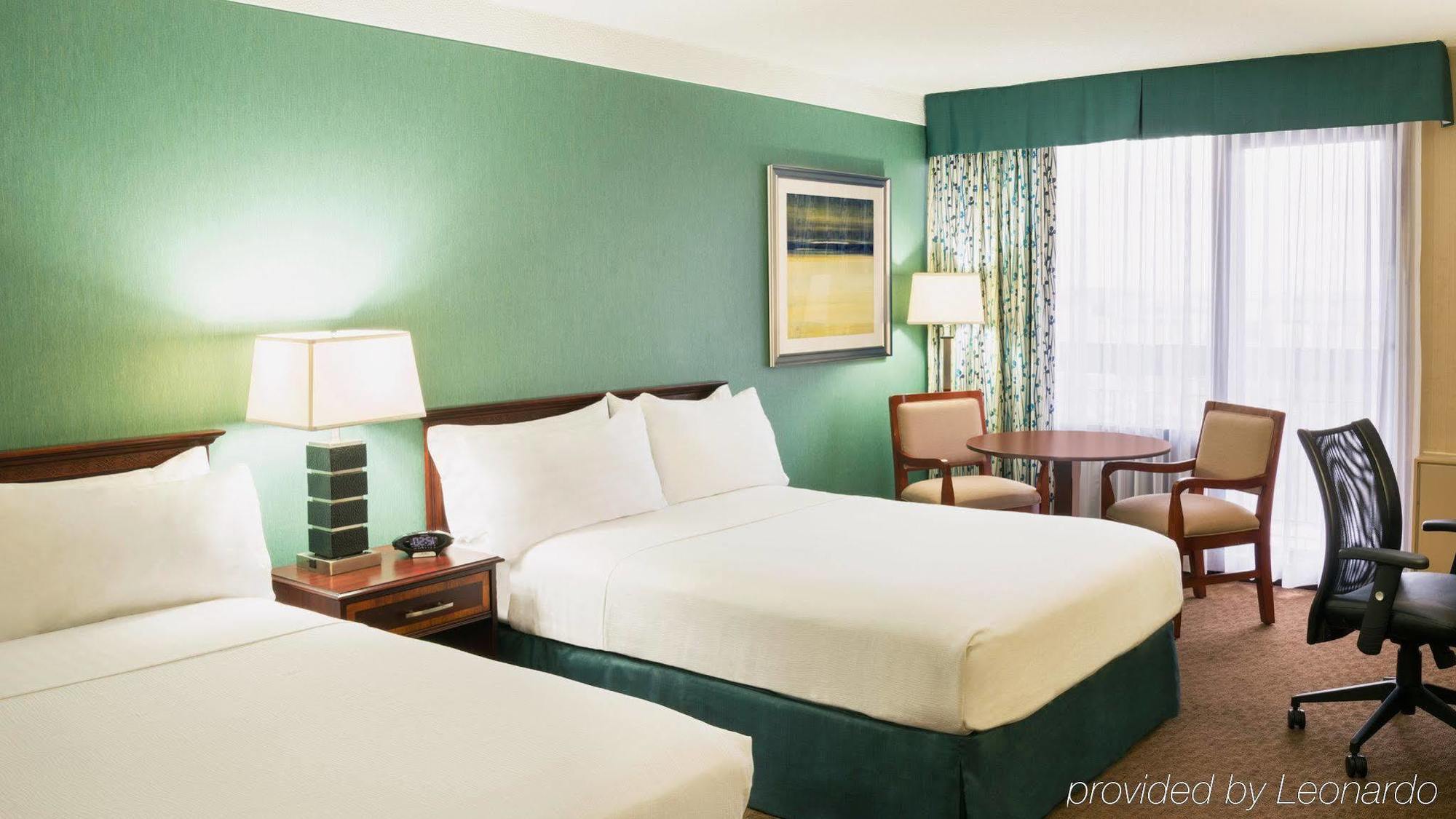 Holiday Inn Toronto - Yorkdale Esterno foto