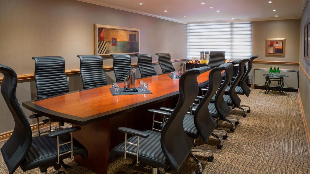 Holiday Inn Toronto - Yorkdale Esterno foto